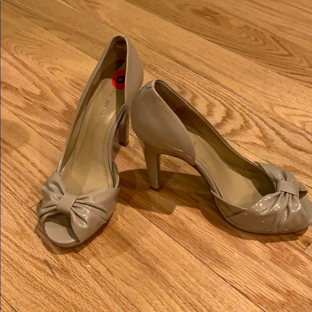 Shoes brand new shoes has never been worn